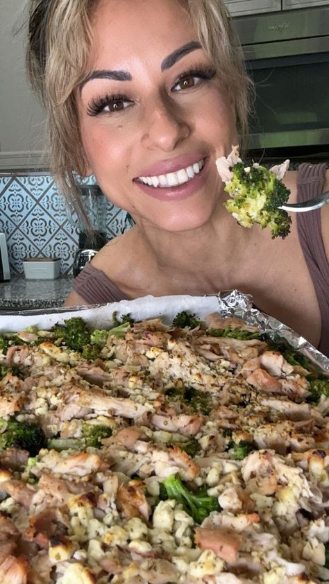 Brooke Brown | Chicken Feta Broccoli #chicken #feta #recipe #easymeals #protein #healthy #macros 1 rotisserie chicken shredded 1 lb FRESH broccoli (cut… | Instagram Chicken Feta Broccoli Sheet Pan, Chicken Feta Broccoli Bake, Cook With Brooke, Shredded Chicken Recipes Healthy, Brocolli Bake, Chicken Brocoli, Cabin Meals, Feta Bake, Healthy Macros