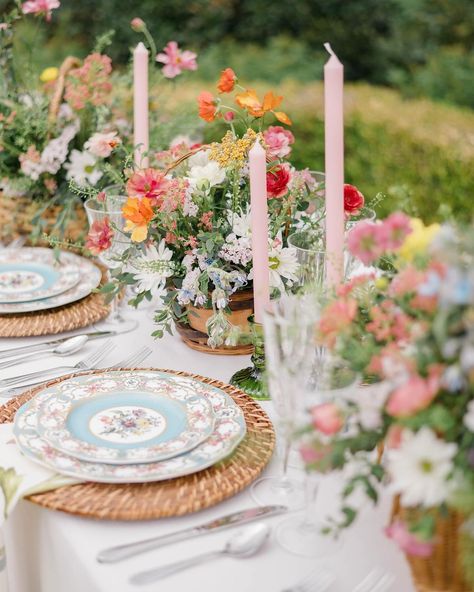 Floral Wedding Place Settings, Tea Party Whimsical, Garden Party Wedding Table Setting, Whimsical Garden Wedding Centerpieces, Tea Party Table Scape, Garden Party Wedding Table Decor, Wildflower Wedding Theme Table Settings, Mismatched Plates Table Setting, Garden Party Tablescapes