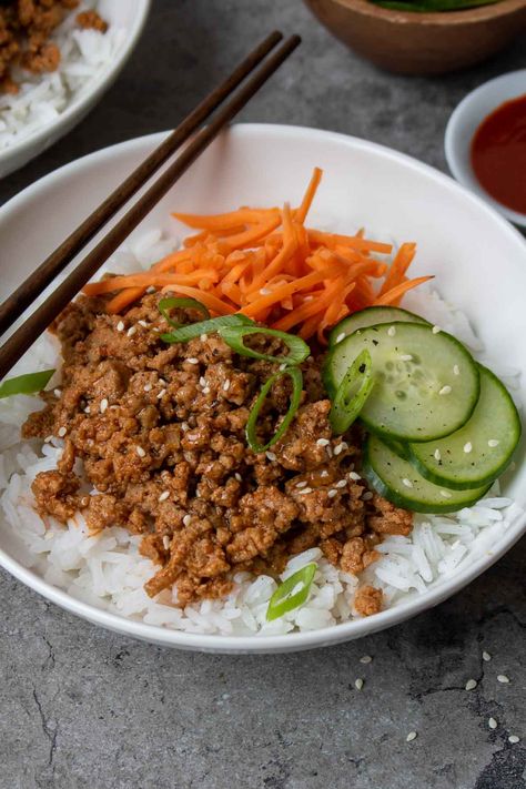 These Korean-inspired ground turkey rice bowls are quick and easy to make and full of flavor. They are great for lunch, dinner, or meal prep. Korean Ground Turkey, Ground Turkey And Rice, Ground Turkey Rice, Chicken Lentil Soup, Rice Bowls Healthy, Ground Turkey Recipes Easy, Turkey Rice, Turkey Bowl, Rice Bowls Recipes