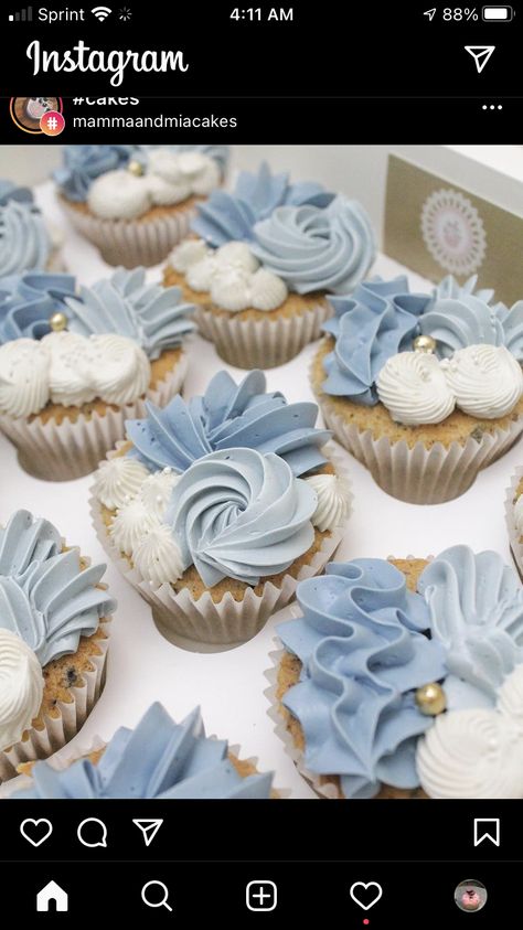 Blue Wedding Cupcakes, Baby Shower Cupcakes For Boy, Baptism Cupcakes, Baby Boy Cupcakes, Christening Cupcakes, Baby Shower Sweets, Cupcake Decorating Tips, Cupcakes For Boys, Fancy Cupcakes