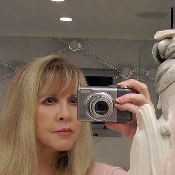 Stevie Nicks Selfie, Stevie Nicks Pfp, Stevie Nicks Makeup, Stevie Nicks Now, Stephanie Lynn, Lindsey Buckingham, Gold Dust Woman, Stevie Nicks Fleetwood Mac, Jeff Buckley