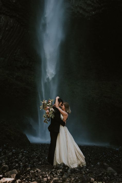 Latourell Falls Oregon Waterfall Elopement. Freckled Fox Photography. Latourell Falls, Freckled Fox, Waterfall Wedding, Fox Photography, Waterfall Photo, Oregon Elopement, Foxes Photography, Pose Fotografi, Foto Tips