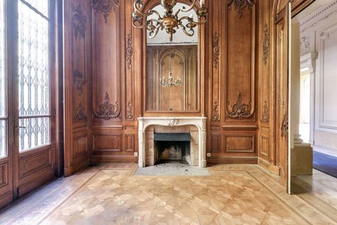 hôtel particulier 30 pièces en vente sur PARIS (75116) Hotel Particulier Paris, Private Mansion, Mansion Hotel, Carved Fireplace, Timber Beams, Mansions For Sale, Farm Buildings, Mansions Luxury, Paris Apartments