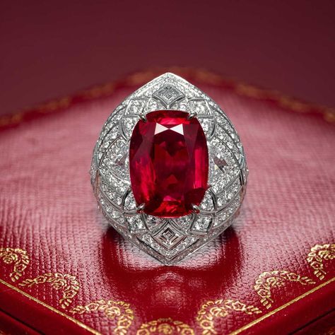 Red Diamond Ring, Cullinan Diamond, Lotus Ring, Burmese Ruby, Mogok, Red Quartz, High Jewellery, Colombian Emeralds, Red Diamond