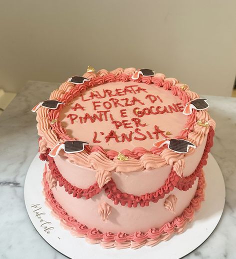 Ugly Cake for graduation with customised text.  #CakeArt #CakeDecor #CakeDesign #VintageCake #UglyCake #CakeWithText Cake For Graduation, Ugly Cake, Ugly Cakes, Birthday Cake Writing, Pretty Dessert, Graduation Cakes, Vintage Cake, Cake Art, Little Things