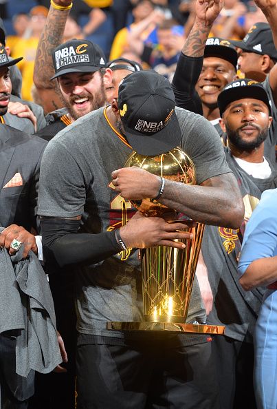 Nba Championship Trophy, 2016 Nba Finals, Lebron James Championship, James Basketball, Lebron James Wallpapers, Lebron James Cleveland, King Lebron James, Cavaliers Nba, Lebron James Lakers