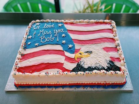 American Flag Birthday Cake, Patriotic Sheet Cake, Veterans Day Cake Ideas, Patriotic Cakes Ideas, Veterans Day Cake, Patriotic Cake Decorating, Patriotic Cakes, Piping Ideas, Eagle Ceremony