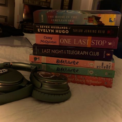 lgbt book recommendations Queer Books Aesthetic, Sapphic Books Aesthetic, Lgbt Book Recommendations, Bookworm Essentials, Tori Spring, Lgbtq Books, Lgbt Book, Book Annotations, Queer Books