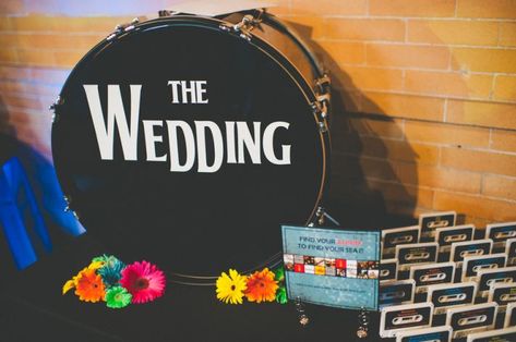 Fun and Colorful Beatles-Inspired Real Wedding | OneWed Beatles Wedding Theme, Beatles Themed Wedding, Beatles Wedding, Beatles Theme, Mid Century Wedding, 70s Wedding, Theme Party Ideas, April Wedding, Love Me Do