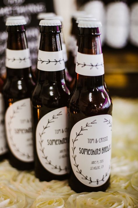 "Something Brewed" DIY beer wedding favors made by the groom! Beer Wedding Favors, Wedding Beer Labels, Wedding Cake Strain, Photo Planner, Diy Beer, Beer Wedding, Wedding Giveaways, Best Wedding Favors, Black And White Theme