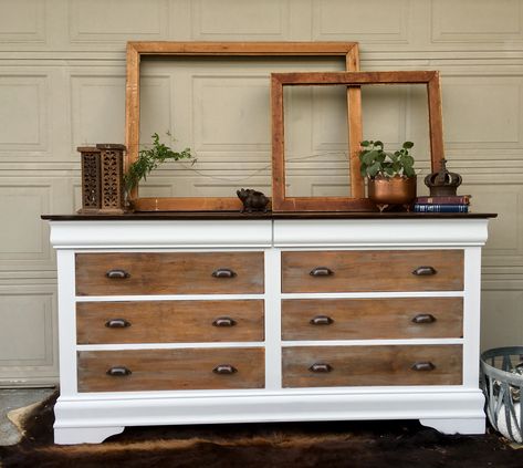 Beautiful Farmhouse Dresser painted in Rustoleum’s Chalked paint in linen white. Drawers and top stained in Jacobean with a white wash. Dark Wood Dresser, Two Tone Dresser, Dresser Makeovers, Paint Dresser, Bedroom Furniture Makeover, Oak Bedroom Furniture, Dressers Makeover, Diy Furniture Bedroom, Diy Dresser