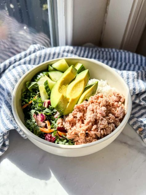 Spicy Tuna Poke Bowl with Canned Tuna Recipe (Gluten free) Easy Tuna Poke Bowl Recipe, Spicy Tuna Poke Bowl Recipe, Canned Tuna Poke Bowl, Canned Tuna Bowl, Spicy Tuna Poke Bowl, Canned Tuna Recipe, Spicy Tuna Poke, Tuna Poke Bowl Recipe, Tuna Bowl