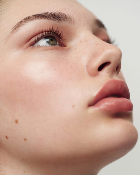 Macro beauty photograph of model with freckles Woman Face Close Up, Macro Beauty Photography, Model Close Up, Skin Close Up, Closed Comedones, Skincare Model, Close Up Face, Skin Blackheads, Macro Photographers