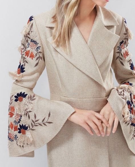 Stitch the Trend: Embroidered Trench Coats Mantel Cape, Embroidery Tips, Trench Coat Style, Couture Embroidery, Abaya Designs, Embroidered Clothes, Embroidery Fashion, Abayas Fashion, Women's Coats