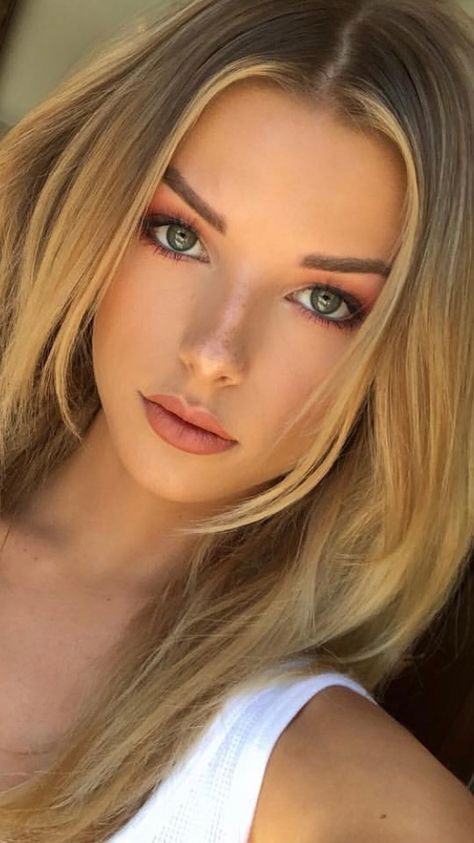 Молодо и красиво ... Long Blonde, Long Blonde Hair, Blonde Beauty, Young And Beautiful, Beauty Trends, Blonde Girl, Beauty Face, Girl Face, Beautiful Eyes