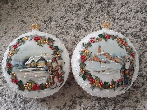 Reverse Decoupage Ornaments, Decopage Ideas Wood Ornaments, Diy Decoupage Christmas Ornaments, Decoupage Christmas Balls, Wood Circle Ornaments Decoupage Napkins, Lace Baubles Diy Christmas, Diy Christmas Ball, Cute Christmas Ideas, Christmas Decoupage