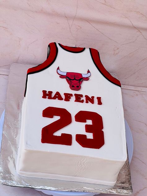 Bulls Cake, Chicago Bulls Cake, Jersey Party, Closet Decor, Bday Cake, Valentine Box, Birthday Cookies, 9th Birthday, 8th Birthday