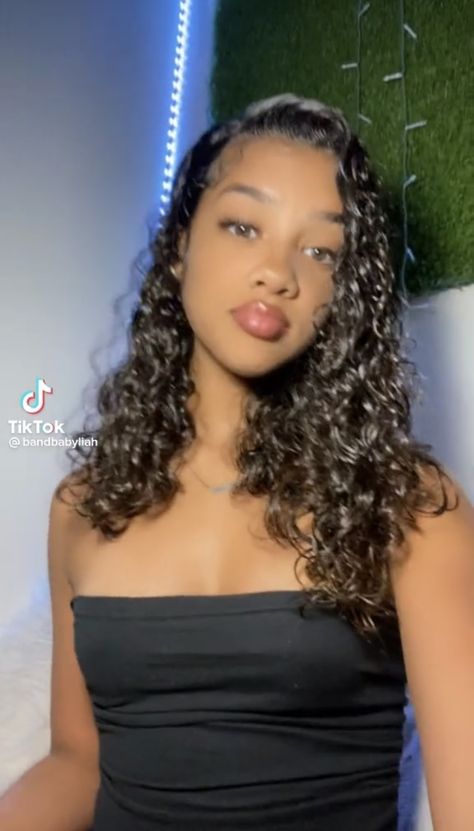 Side Part On Curly Hair, Two Braids With Curly Hair, Long Curly Hair Half Up Half Down, Curly Side Part Natural Hair, Mixed Girl Aesthetic, Coily Hair Hairstyles, Curly Hair Baddie, Side Part Curly Hair, Curly Side Part