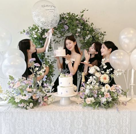 Bride Shower Photoshoot, Bridal Shower Poses, Bridal Shower Photoshoot, Asian Party, Happy 23rd Birthday, Korean Best Friends, Bridal Shower Photos, Bride Shower, 23rd Birthday