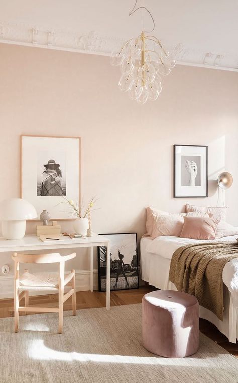 Light Colour For Room, Pink Beige Room Bedrooms, Beige Pink Bedroom Ideas, Pale Pink Room Ideas, Aesthetic Color For Bedroom Wall, Soft Pink And Green Bedroom, Bedroom Inspirations Pink Walls, Light Colored Rooms Bedrooms, Bright Room Paint Color Ideas