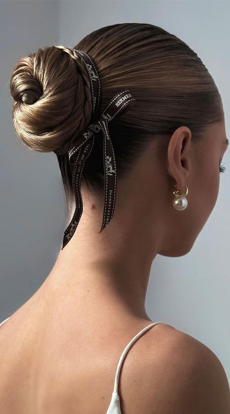 ballerina bun, chic bridal bun, twisted bun, upstyle, simple twisted bun, updo hairstyle Low Ballerina Bun Wedding Hair, Ballerina Low Bun, Ballerina Bun Hairstyles, Christmas Updo Party Hair, Twisted Bun Updo, Bun Upstyle, Bow Updo, Vintage Updos, Russian Hairstyles