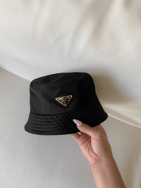 Black Prada Bucket Hat Outfit, Luxury Designer Bucket Hat For Women, Prada Hat Bucket, White Prada Bucket Hat, Aesthetic Bucket Hat, Luxury Gucci Bucket Hat, Bucket Hat Aesthetic, Black Bucket Hat, Black Bucket