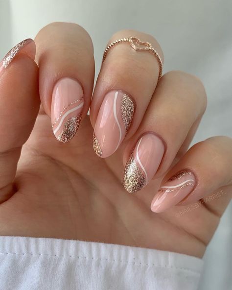 Oval Rose Gold Nails, Pale Pink And Gold Nails, Rose Gold And Silver Nails, Nail Art Designs Rose Gold, Rose And Gold Nails, Pink And Golden Nails, Rose Gold French Tip Nails, Gold And Pink Nails, Gemma Core