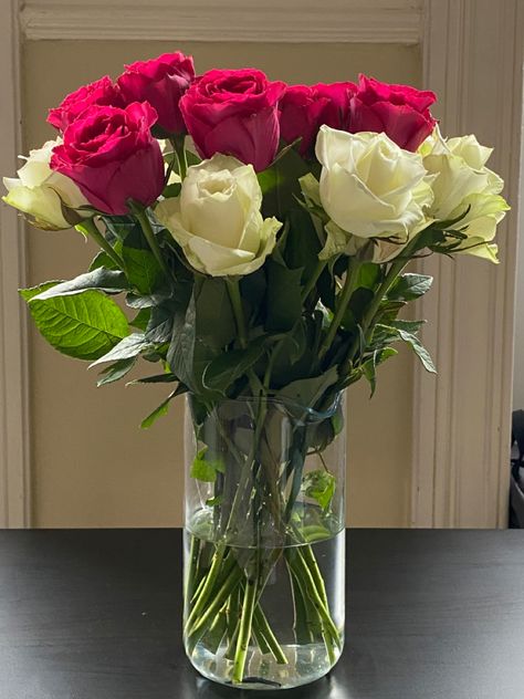 Dozen Red Roses, Flower Vase Arrangements, Wonderful Flowers, Flower Therapy, Vase Arrangements, Flower Vase, Flower Vases, Flowers Bouquet, Red Roses