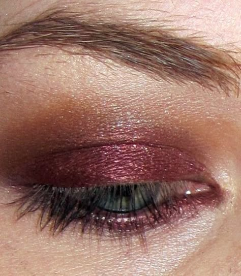 MONDAZE Purple Eyeshadow, Olivia Palermo, Makeup Revolution, Pretty Makeup, Gigi Hadid, Beautiful Makeup, All Things Beauty, An Eye, Beach Waves