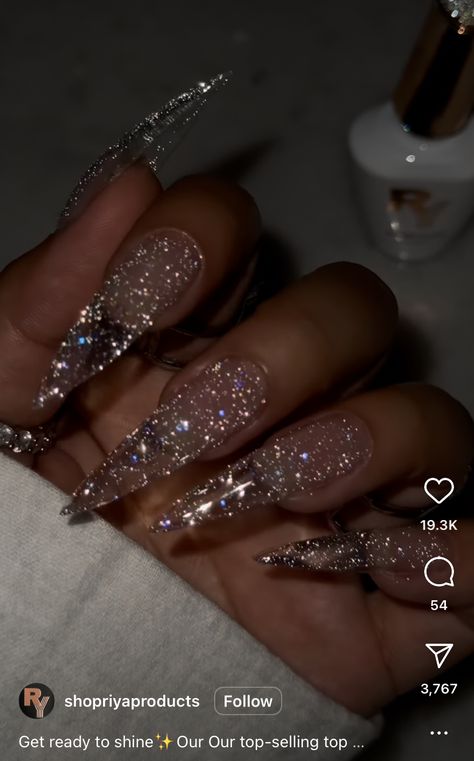 Glitter Gradient Nails Acrylic, New Years Sparkle Nails, Almond Nails Designs Bling, Holiday Sparkle Nails, Ny Eve Nails, Glittery Black Nails, Dark Sparkly Nails, New Years Nails Almond, Night Sky Nails