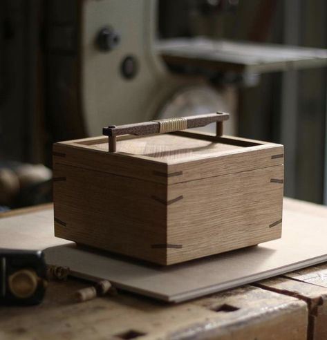 Wood Box Design, Small Wood Box, Wooden Box Designs, Wooden Tool Boxes, Woodwork Diy, Small Wooden Boxes, Woodworking Box, Wood Storage Box, Wood Shop Projects