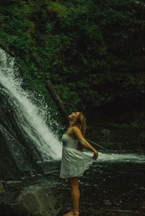 Waterfalls Pose Ideas, Senior Photos Water, Poses Near Waterfall, Senior Pics In Water, 20th Bday, Summer Senior Pictures, Senior Photography Poses, Beach Shoot, Senior Pictures Poses