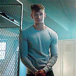 Cody Saintgnue as Brett Talbot in Teen Wolf Cody Santigue, Brett Talbot, Teen Shirts, Teen Wolf Imagines, Wolf Tyler, Teen Wolf Scott, Peter Hale, Teen Wolf Seasons, Dylan Sprayberry