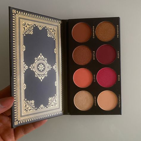 Beautiful Bright Colors And Super Pigmented. Never Used It Fall Eyeshadow, Rose Eyeshadow, Bronzer Palette, Makeup Package, Palette Color, Trendy Makeup, Eyeshadow Pallets, Eyeshadow Palettes, Eye Makeup Art