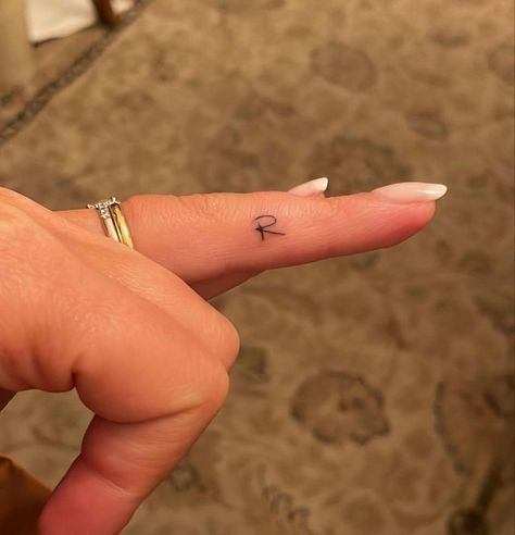 Tiny Hidden Tattoos, Petite Tattoos, Cute Tiny Tattoos, Small Hand Tattoos, Classy Tattoos, Jewelry Tattoo, Discreet Tattoos, Dainty Tattoos, Subtle Tattoos