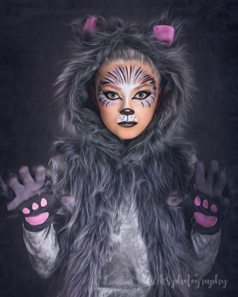 Wolf Costume Makeup, Wolf Face Painting, Wolf Halloween Makeup, Girls Wolf Costume, Werewolf Face Paint, Wolf Costume Kids, Big Bad Wolf Costume, Werewolf Makeup, Wolf Makeup