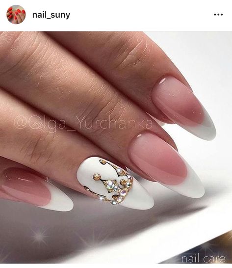 Crown Nail Art, Crown Nails, Nails With White, Wedding Nail Art Design, French Nail Art, Gold Nail, Wedding Nail, Wedding Nails Design, Nail Art Wedding