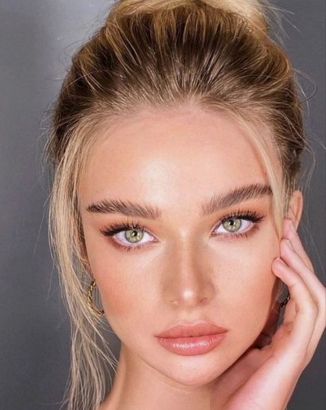 Blonde Hair And Green Eyes, Green Eyes Blonde Hair, Blonde Green Eyes, Blonde Hair Green Eyes, Makeup Looks For Green Eyes, Makeup For Hazel Eyes, Formal Makeup, Summer Makeup Looks, Bridal Makeup Natural