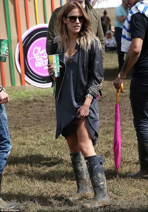 . Rainy Festival Outfit, Wellies Outfit, Glastonbury Outfits, Glastonbury Festival Fashion, Look Da Festival, Glastonbury Fashion, Look Hippie Chic, Outfits 2014, Festival Mode