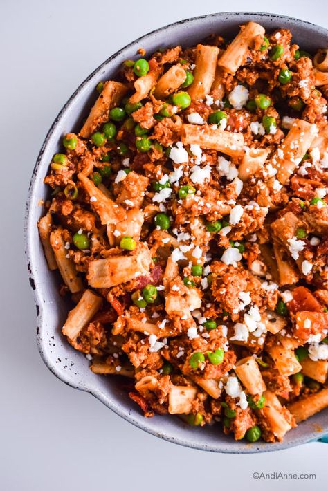 Rigatoni Ground Chicken And Peas Skillet - Easy 30 Minute Dinner Shrimp Marinades, Chicken And Peas, Chicken Rigatoni, Chicken Meatballs Healthy, Chicken Peas, Salad Dressing Recipes Healthy, Chicken Risotto, Turmeric Smoothie, Pasta Chicken