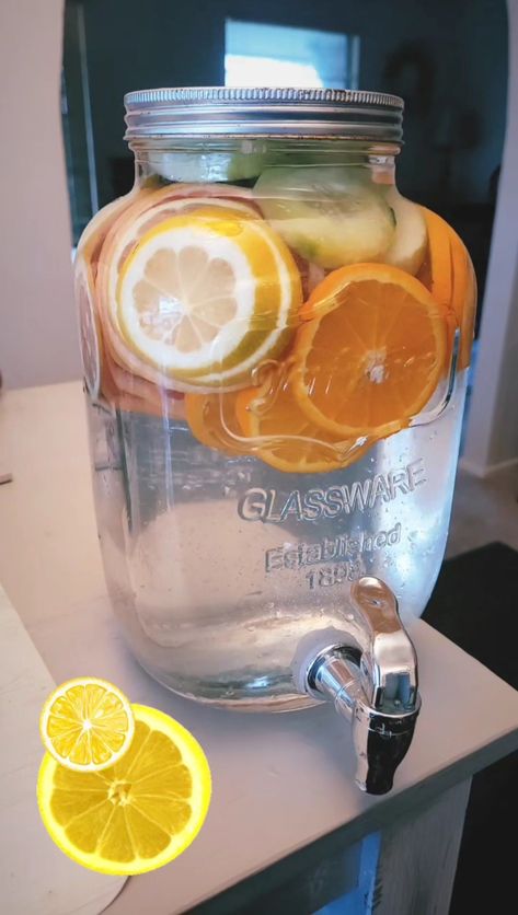 Lemons and oranges 🍊 🍋 #detox Alcohol Drink Recipes, Orange Slices, Drink Recipes, Alcoholic Drinks, Lemon, Favorite Recipes, Drinks, Orange, Quick Saves