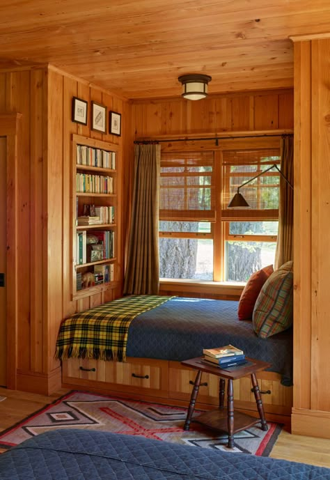 All Wood Interior Cabin, Cabin In The Woods Interior Design, Cabin Bookshelves, Tiny Home Cabin Interior, Camping Interior, Swiss Cottage Interior, Cabin Interior Design Ideas, Cabin In The Woods Interior, Interior Design Cabin