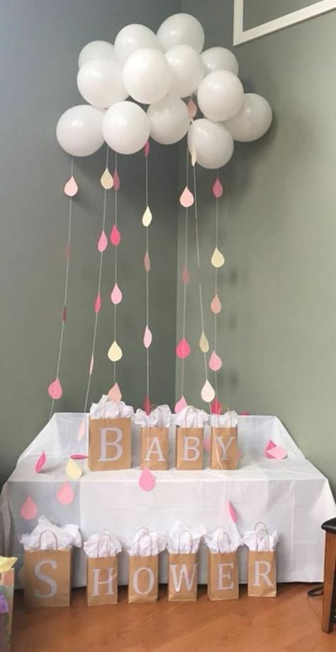 Baby Welcome Decoration Home, Small Baby Shower Ideas, Baby Shower Simple, Creative Baby Shower Themes, Décoration Baby Shower, Baby Shower Favours For Guests, Idee Babyshower, Diy Baby Shower Decorations, Creative Baby Shower