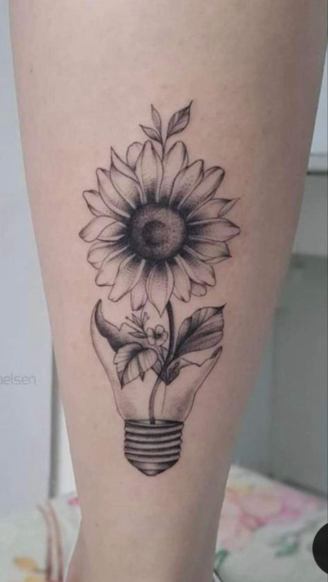 Palm Size Tattoos, Sunflower Tattoo Meaning, Sunflower Tattoo Ideas, Vine Tattoos, Sunflower Tattoos, Stylist Tattoos, Tattoo Cover, Sunflower Tattoo Design, Tattoo Feminina