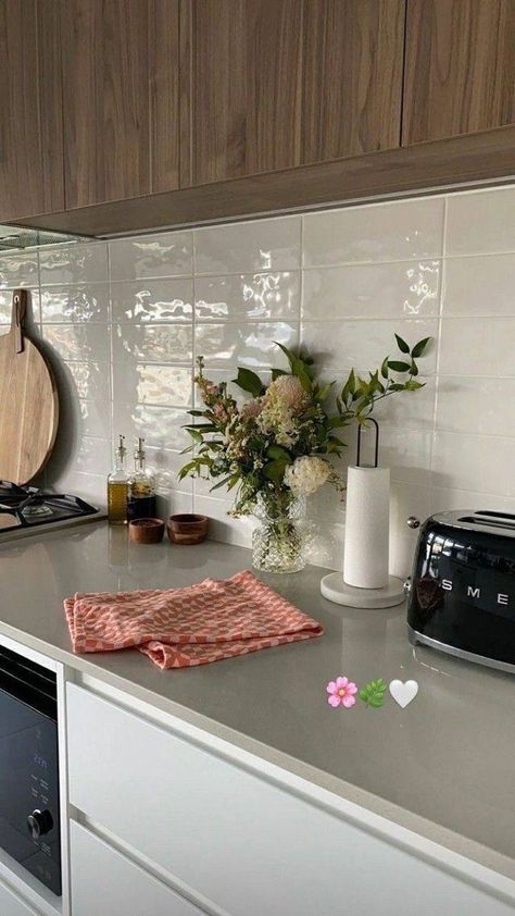 Kitchen Decorations Ideas, Simple Kitchen Decor, Decoration Ideas Kitchen, Kitchen Decor Diy, Adult Aesthetic, Kitchen Decoration Ideas, Plum Pie, Apartment Checklist, College House