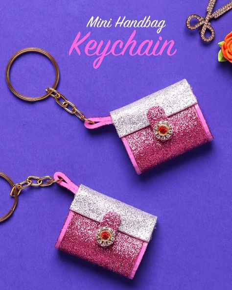 How To Make Keychains, Handbag Keychain, Keychain Ideas, Mini Handbag, Mother's Day Diy, Craft Tutorial, How To Make Diy, Gifts For Sister, Diy Keychain