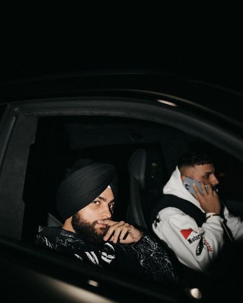 Karan Aujla Instagram, Hip Hop Aesthetic, Karan Aujla, Punjabi Singer, Wall Pics, New Photos Hd, Diljit Dosanjh, Black Wool Blazer, Soundtrack To My Life