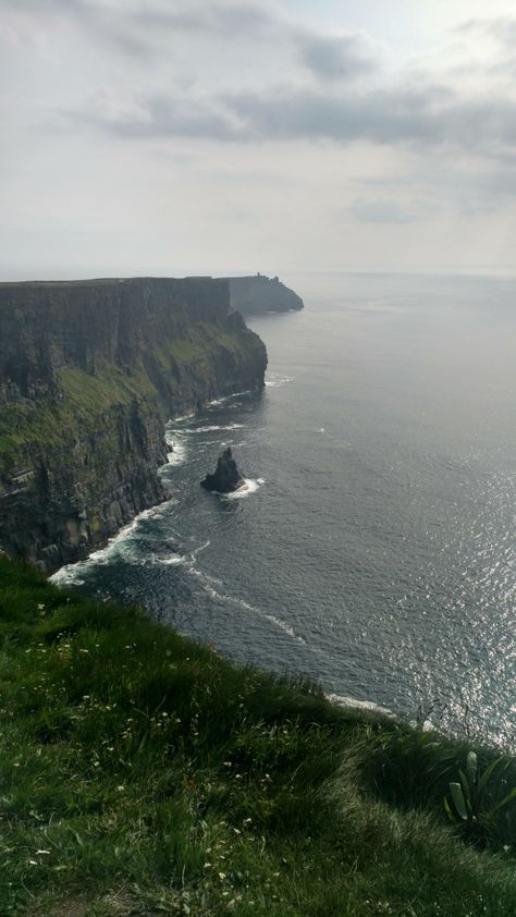 Cliffs of Moher, Ireland Scotland Cliffs, Ireland Wallpaper, Ireland Scenery, Ireland Cliffs, Cliffs Of Moher Ireland, Ireland Aesthetic, Ireland Landscape, Cliffs Of Moher, Aesthetic Japan