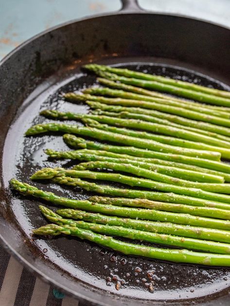 How to cook asparagus on the stove top in less than 15 minutes. This easy recipe makes tasty, tender & crisp asparagus that goes well with everything! Stovetop Asparagus, Asparagus Stove Top, Crisp Asparagus, Asparagus On The Stove, Sautéed Asparagus, Ways To Cook Asparagus, Cook Asparagus, Asparagus Recipes Oven, Easy Asparagus