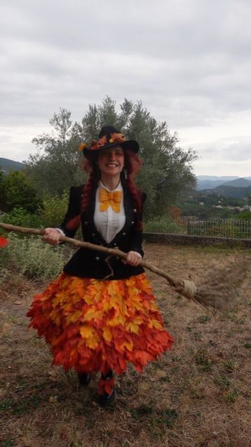 Ariel - Costume Maker on Instagram: "Homemade witch outfit, perfect for the season 🧹 #homemade #autumnfashion #witchcostume #witchesofinstagram #pumpkinspice #pumpkinseason" Fall Witch Costume, Burnt Witch Costume, Witch Costume Cottagecore, Autumn Witch Costume, Pumpkin Witch Costume, Cottage Core Witch Costume, Into The Woods Costumes Witch, Ariel Costumes, Autumn Witch